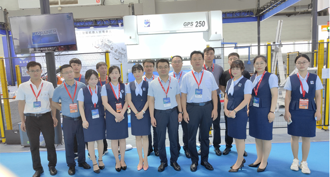 2021第24屆青島國際機床展覽會：LAG葛世?國際機械手折彎單元成為現場矚目的焦點！